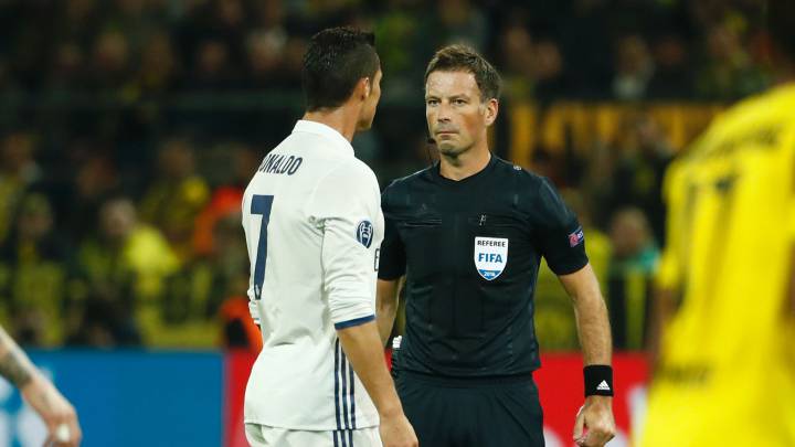 Trọng tài huyền thoại 'choáng' khi lần đầu xem Ronaldo thi đấu