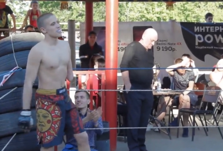 Võ sĩ Nga cụt tay hạ knock-out cường địch chóng vánh sau 50 giây
