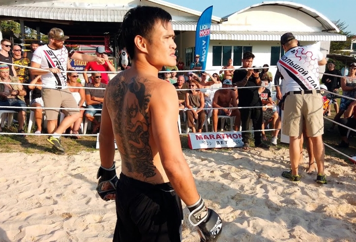 'Bản sao Thành Long' tung tuyệt kỹ tất sát gây chấn động đất Thái