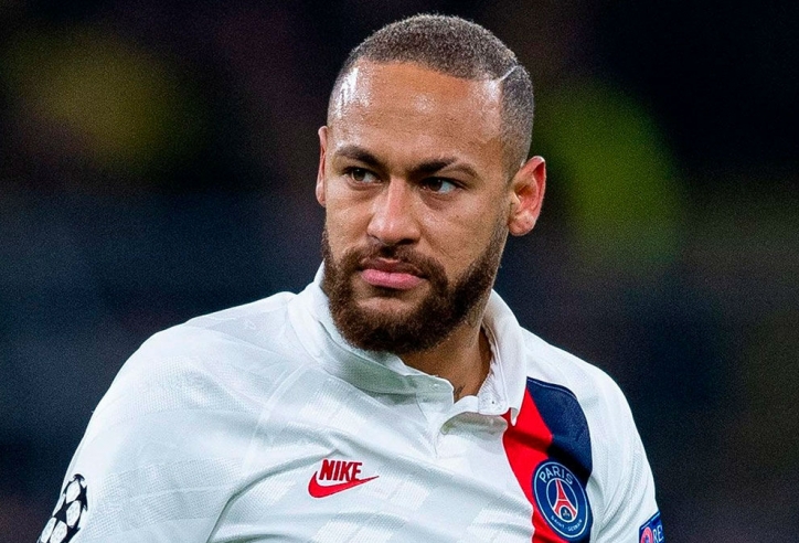 Neymar làm loạn để được về Barca