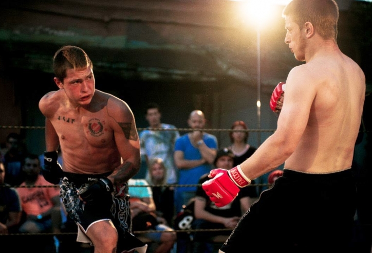 Thách thức nhầm người, 'Tiểu cuồng nhân MMA' bị đánh tới mức biến dạng