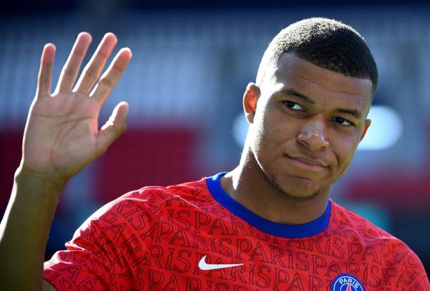 Mbappe chính thức xác nhận tương lai
