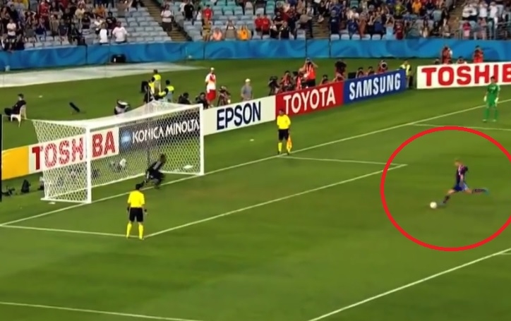 VIDEO: Honda và pha đá penalty đánh lừa cả thế giới