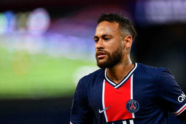 Neymar vắng mặt trong cuộc đối đầu MU?