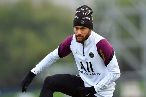 VIDEO: Neymar chuẩn bị cho cuộc đại chiến MU tại Cúp C1