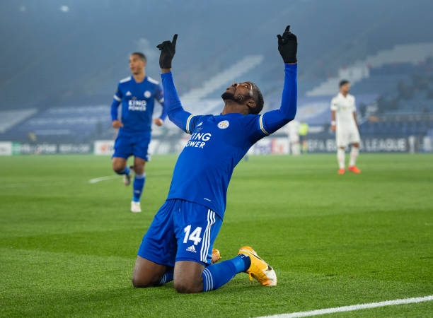 Leicester độc chiếm ngôi đầu sau trận đại thắng