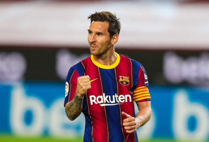 Barca thưởng Messi 1 năm lương của Ronaldo