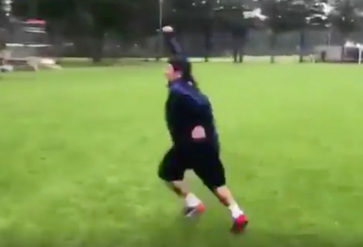 VIDEO: Thước phim hiếm về siêu phẩm đá phạt của Maradona ở tuổi xế chiều