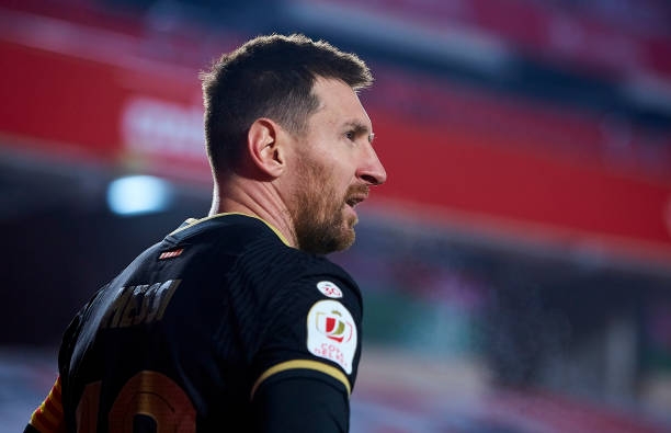 Koeman nói gì khi để Messi dự bị?