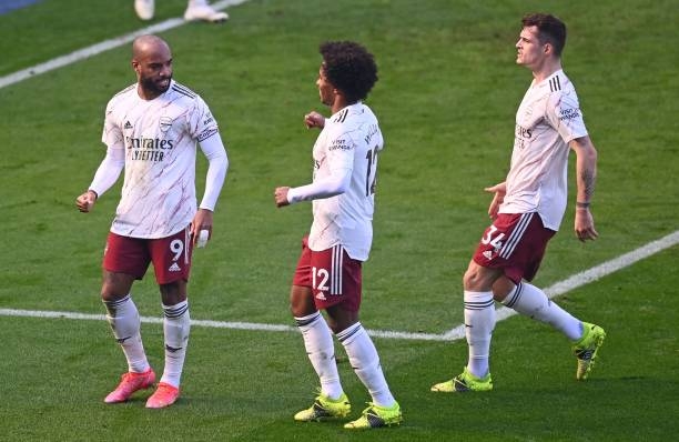Arsenal ngược dòng đánh bại Leicester