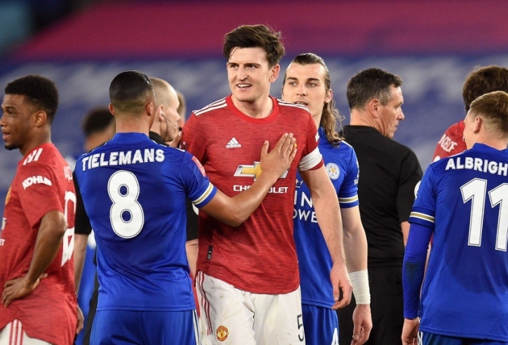 Maguire bị gọi là 'kẻ phản bội' sau trận thua Leicester