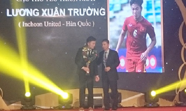 Điểm tin 5/1: HLV Hoàng Anh Tuấn bức xúc với lễ trao giải QBV 2016