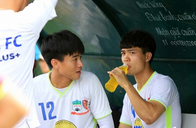 Có Công Phượng, Tuấn Anh, HAGL vẫn giảm giá vé để thu hút khán giả