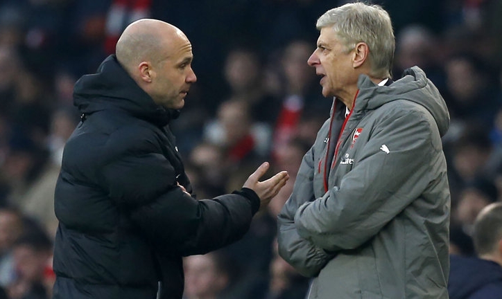 Wenger bị cấm 4 trận, ai sẽ dẫn dắt Arsenal?
