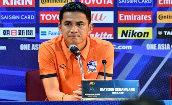 Tin HOT bóng đá 23/3: HLV Kiatisak bức xúc với AFC