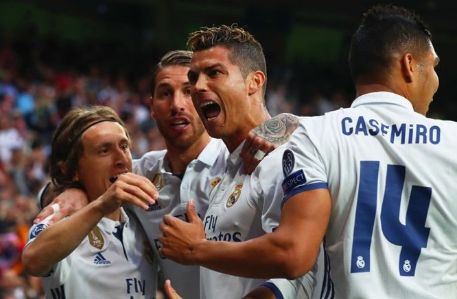 Các đồng đội cũ tại MU nói gì về màn trình diễn của Ronaldo?