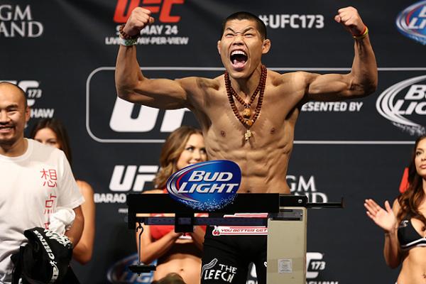 Sát thủ MMA xuất hiện thách Đệ nhất Thiếu Lâm trụ nổi 1 phút
