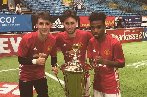 Em họ Nani đoạt danh hiệu Cầu thủ xuất sắc nhất Man Utd