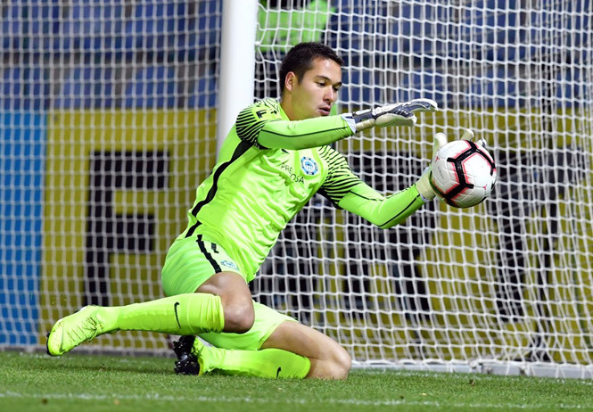 Filip Nguyen creates competition in Vietnam's goal