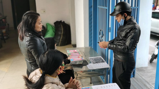 Quầy vé đìu hiu trước trận giao hữu ĐT Việt Nam - U22 Việt Nam