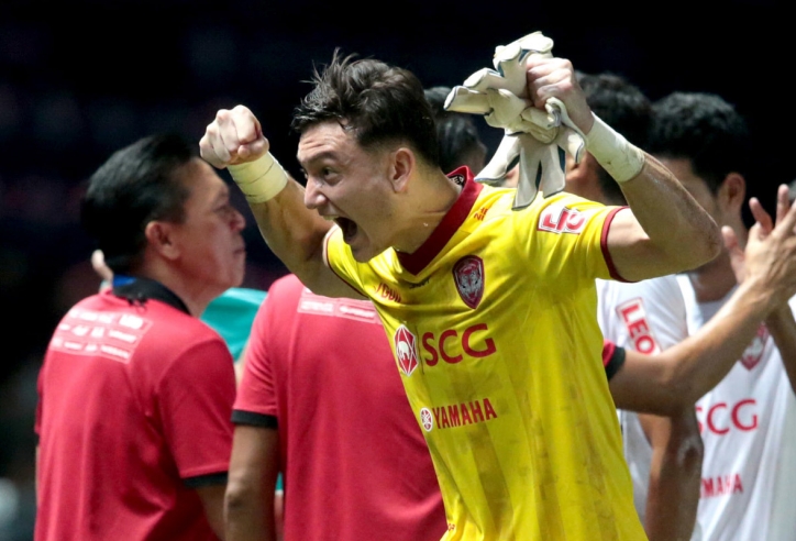 Vừa bị kiện lên FIFA, Văn Lâm tiếp tục bị báo Thái 'đả kích'