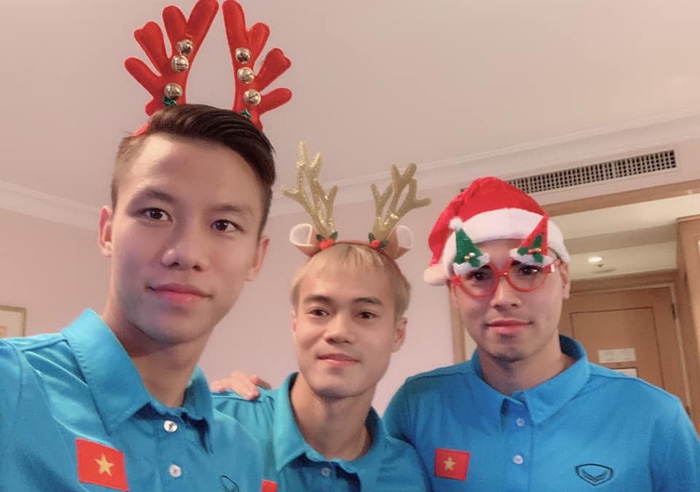 VIDEO: Văn Toàn 'song kiếm hợp bích' với Đức Huy đốn tim fan