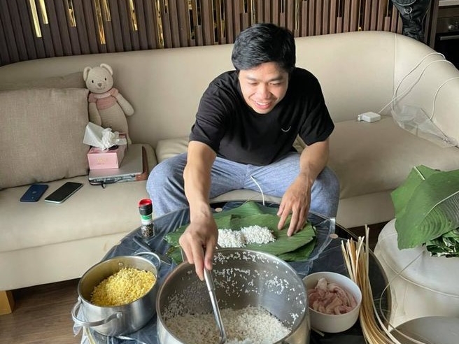 Công Phượng bị 'chê tơi tả' vì chuyện dở khóc dở cười