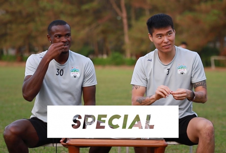 VIDEO: Ngọai binh HAGL 'bó tay' khi thử đồ ăn Tết ở Việt Nam