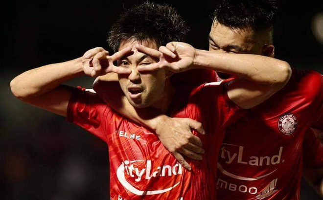 VIDEO: Lee Nguyễn và những pha chạm bóng điệu nghệ ở derby Sài thành