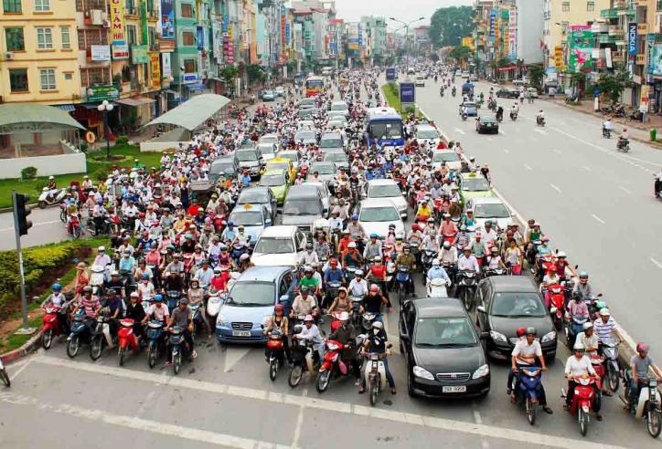 Người đi ô tô, xe máy sắp phải chịu thêm 1 loại phí mới?