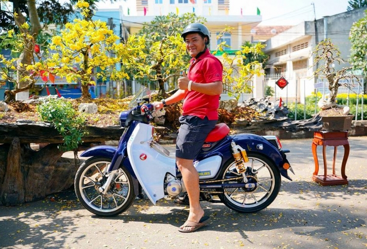Honda Super Cub độ “khủng” giá 300 triệu khiến dân mạng ngả mũ