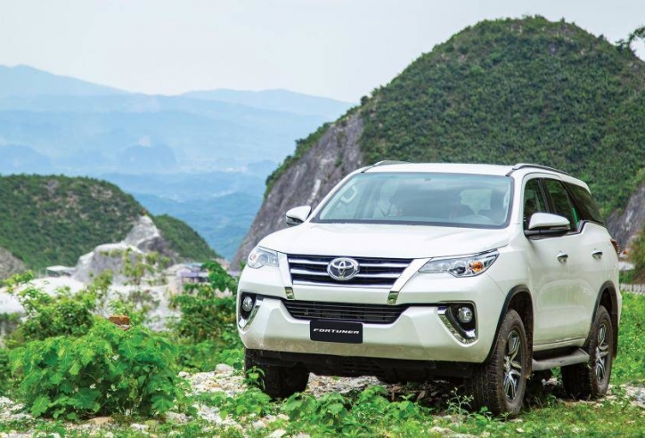 Loạt xe Toyota đồng loạt giảm giá mạnh trong tháng 9
