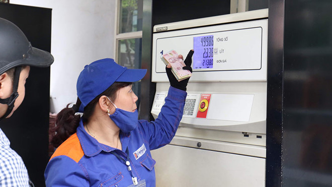Giá xăng tiếp tục giảm từ 15h chiều nay 31/10