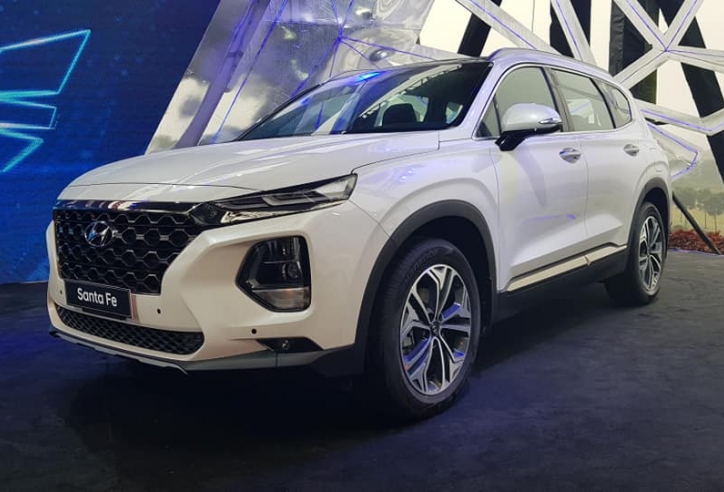 Giá xe Hyundai Santa Fe giảm mạnh, đối đầu Honda CR-V