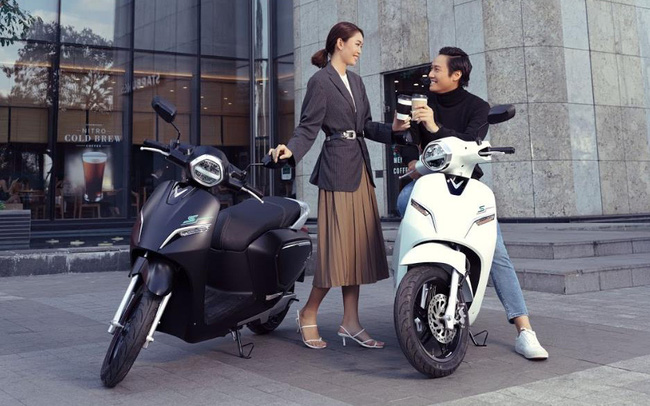 VinFast miễn phí thuê bao pin xe máy điện cho khách hàng