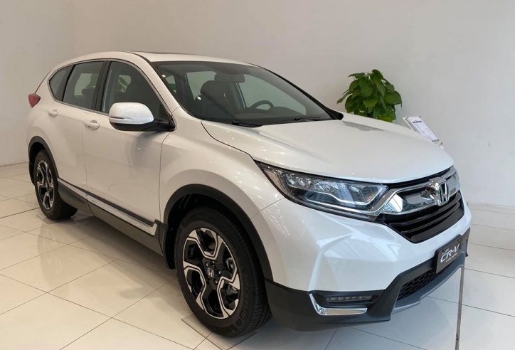 Giá xe Honda CR-V giảm 'kịch sàn', dọn kho chờ thế hệ mới rẻ hơn