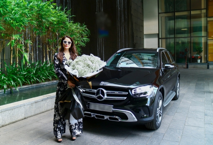 Trương Ngọc Ánh tậu Mercedes-Benz gần 1,8 tỷ để đưa con đi học