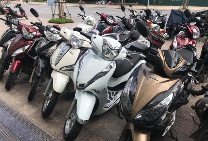 Tác hại của việc để xe máy dưới trời nắng trong thời gian dài