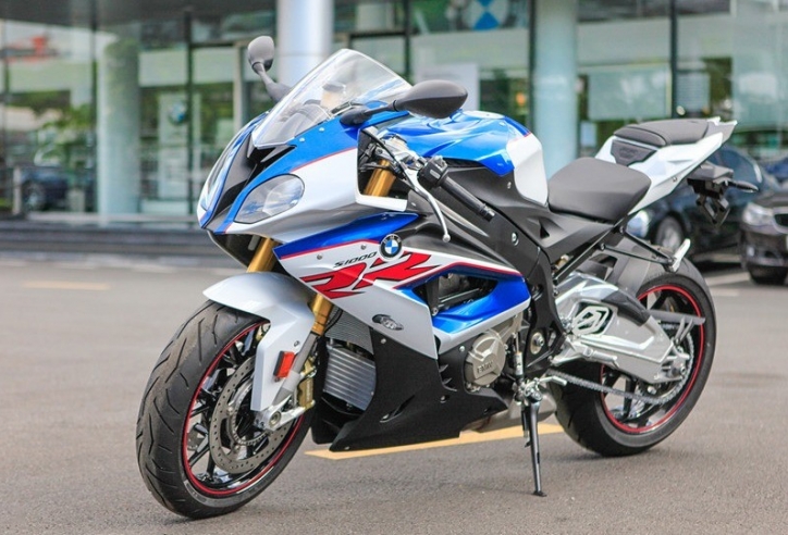 Honda CBR1000RR-R ra mắt, giá mô tô BMW đồng loạt giảm mạnh