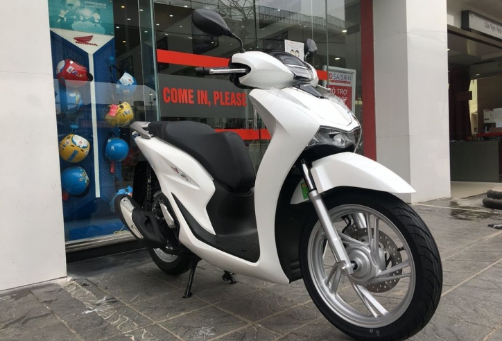 Giá xe Honda SH 2020 giảm mạnh, người dân đua nhau đặt cọc giữ xe