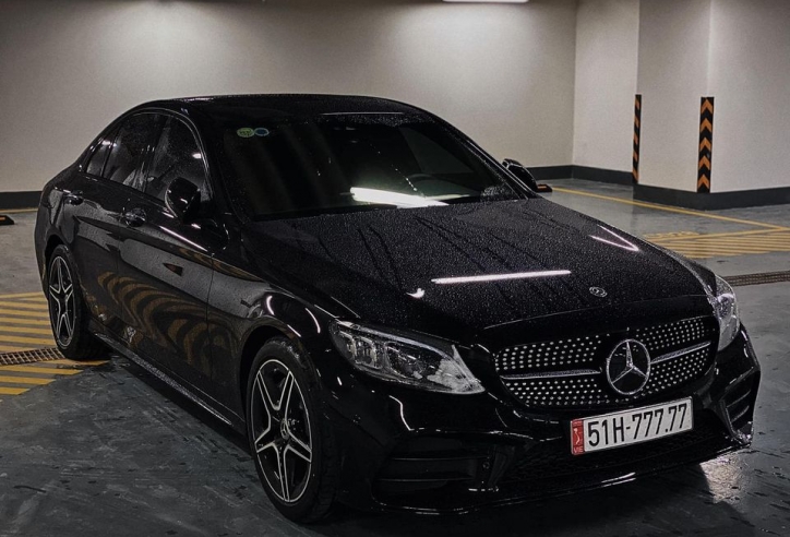 Mercedes C300 biển số 'ngũ quý' 7, lăn bánh 77 km, đội giá 5,5 tỷ đồng