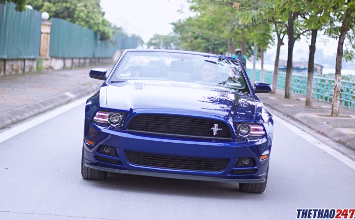 30 phút cầm lái 'ngựa chứng' Ford Mustang tại Hà Nội
