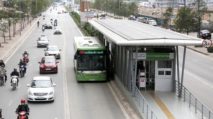 Hà Nội cân nhắc cấm xe máy trên đường Lê Văn Lương hoặc Nguyễn Trãi