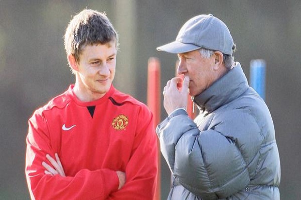 Sir Alex trở lại sân tập của Man United