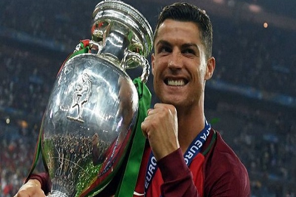 MU đã tạo ra siêu sao Ronaldo như thế nào?