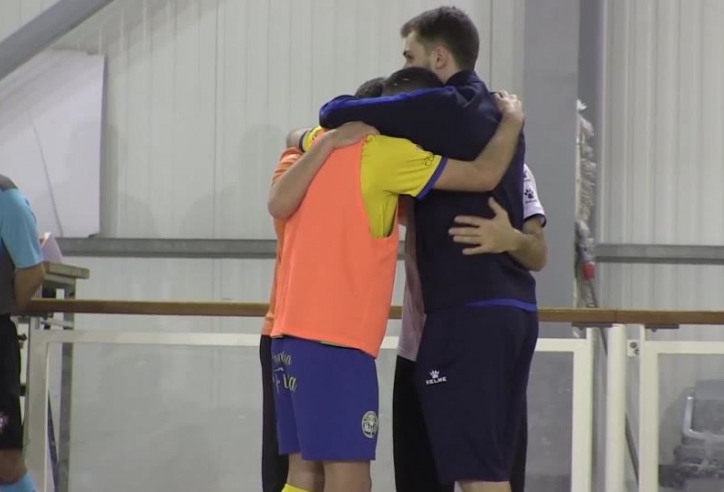 Cầu thủ futsal Bồ Đào Nha đột tử ngay trên sân