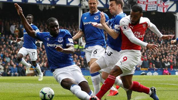Kết quả Ngoại hạng Anh vòng 33: Arsenal ngã ngựa