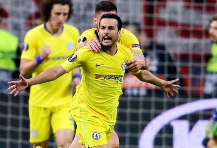 Pedro tỏa sáng, Chelsea chiếm lợi thế trước bán kết lượt về
