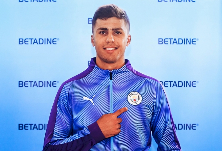 CHÍNH THỨC: Man City công bố 'bom tấn' đắt giá nhất lịch sử
