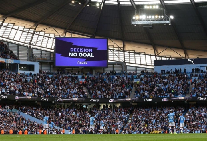 Tại sao VAR từ chối bàn thắng của Man City ở trận hòa Tottenham?